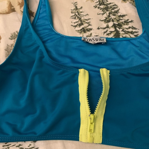 Bikini - Picture 5 of 7